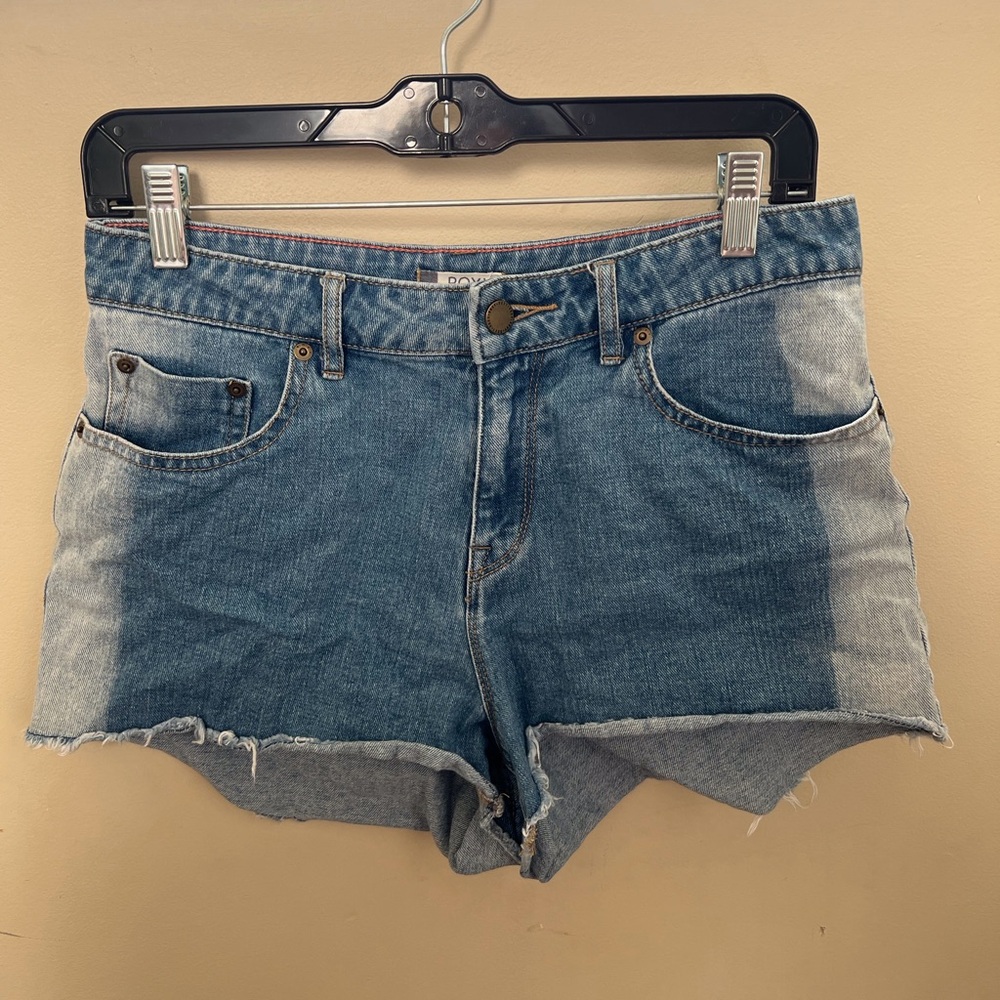 Roxy cut off Jean shorts size 28
